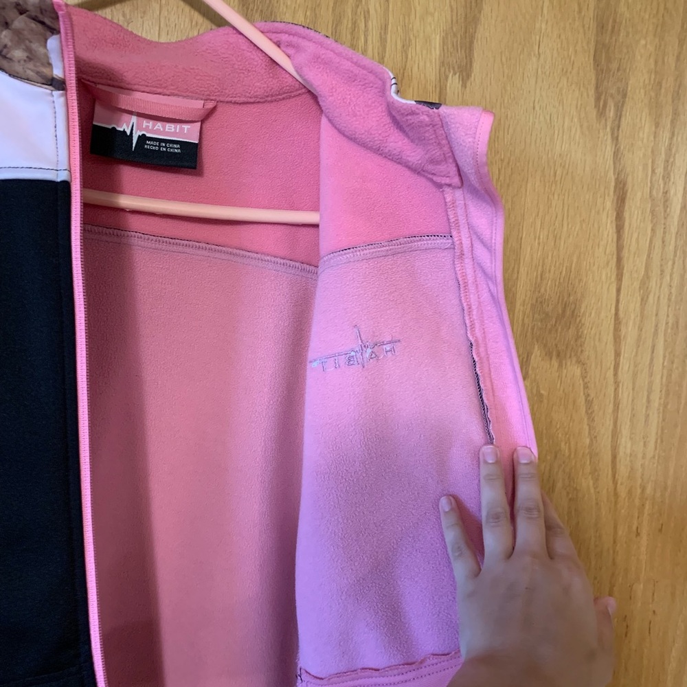 Hard shell jacket - Picture 3 of 3